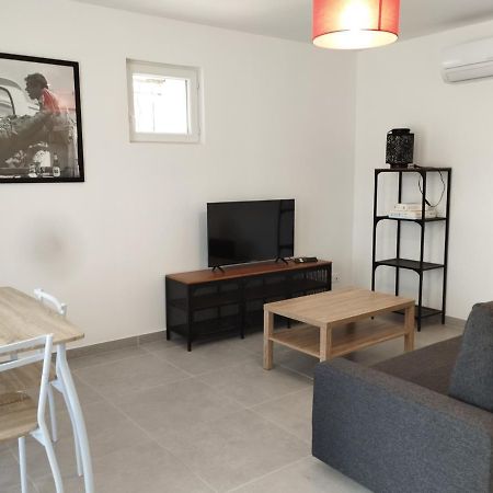 Appartement Meuble Et Tout Confort, Au Milieu De La Campagne Сен-Поль-Труа-Шато Экстерьер фото